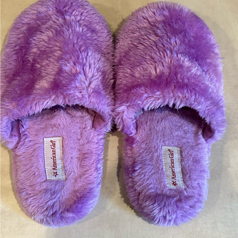 American Girl Lavender Purple Fuzzy Slippers Large 5.5-7
